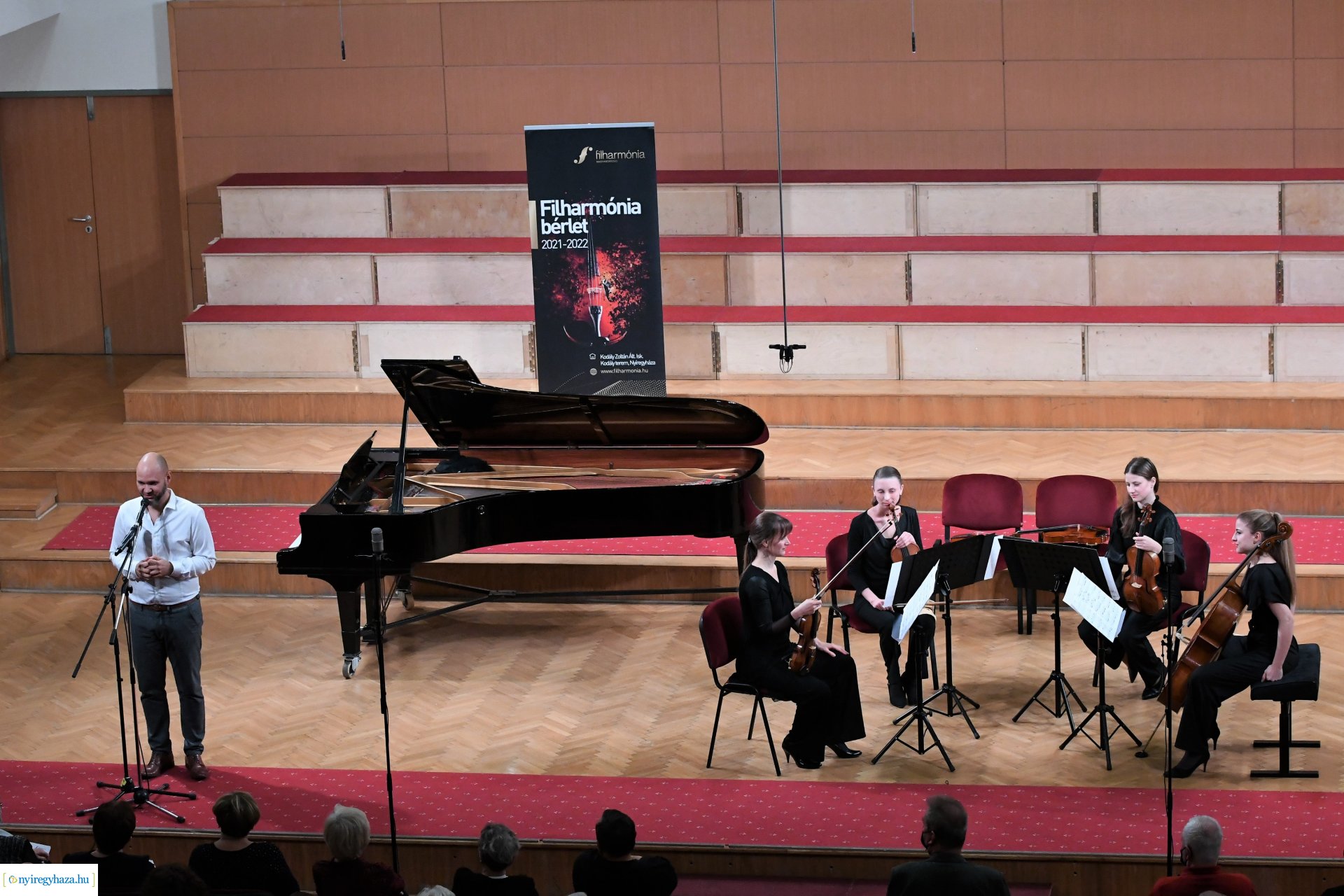 Szentpáli Roland szerzői estje a Filharmónia koncertsorozat szervezésében