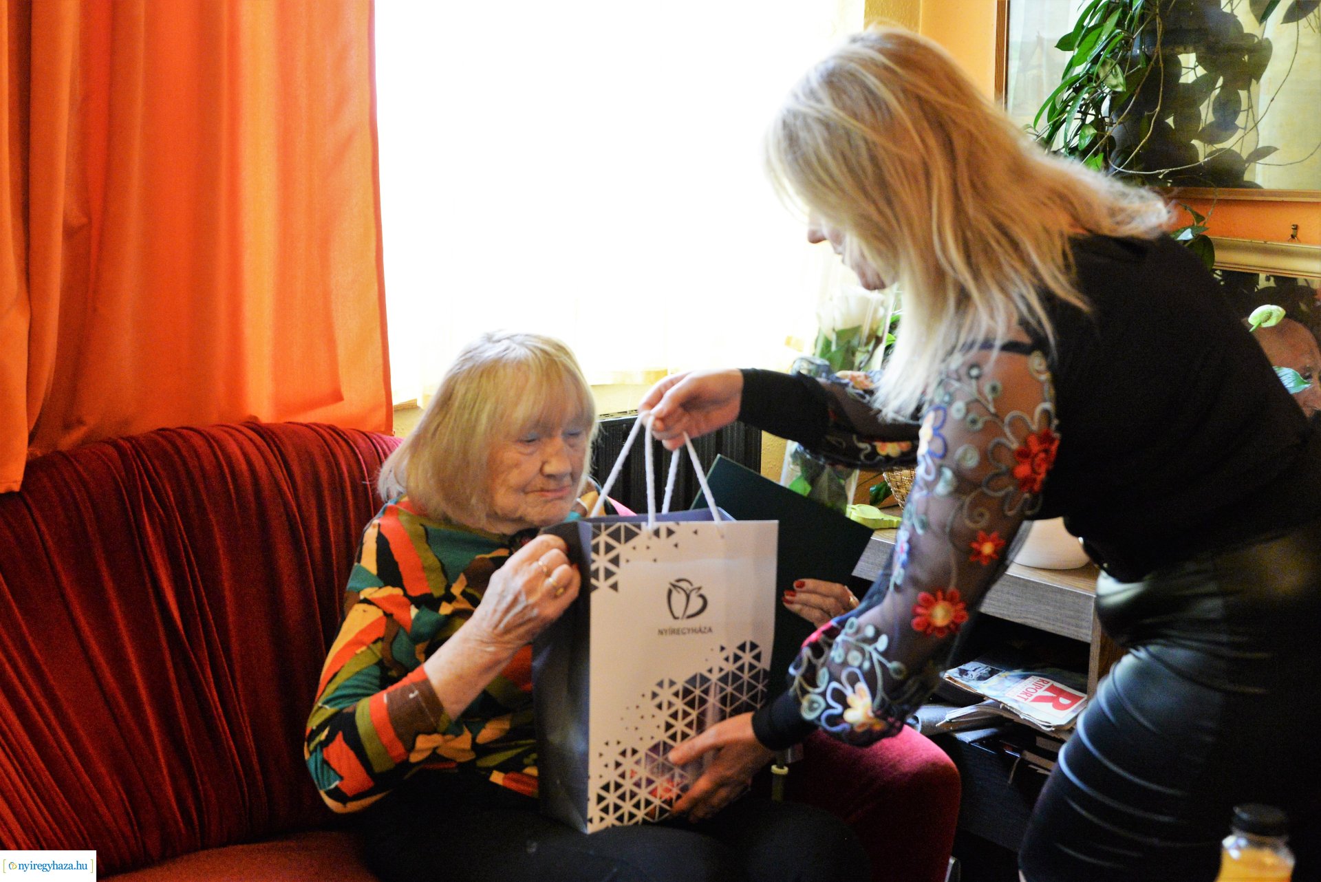 Szépkorú köszöntés - Árvayné Szabó Viola 90 éves