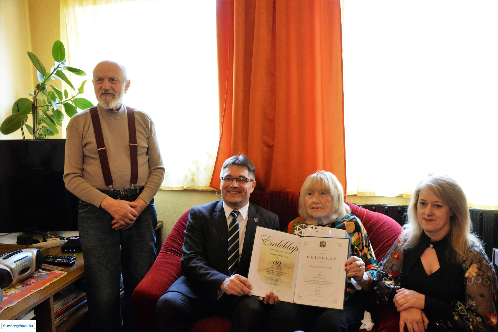 Szépkorú köszöntés - Árvayné Szabó Viola 90 éves