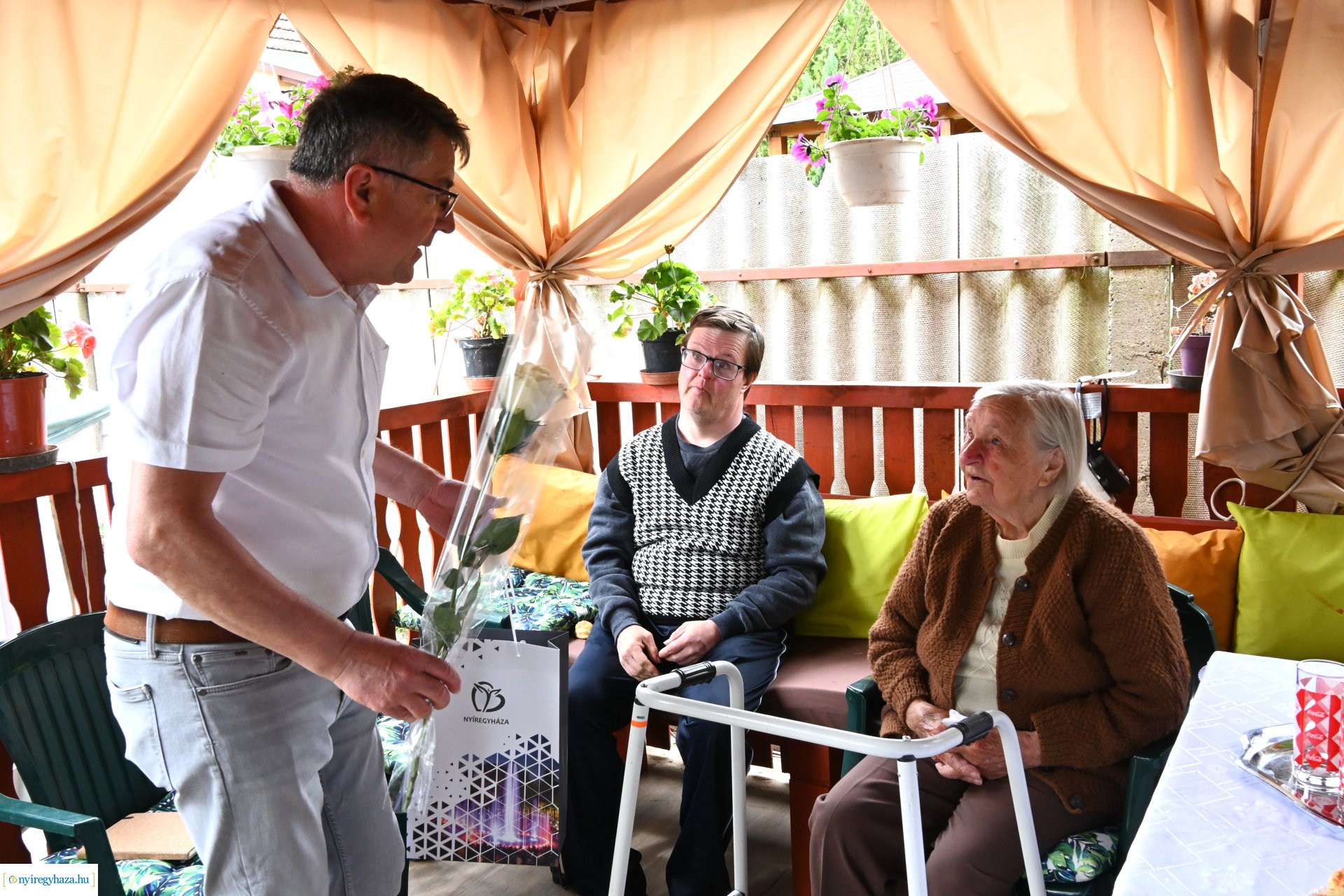 Szépkorú köszöntés Nyírszőlősön - Tatár Andrásné 90 éves