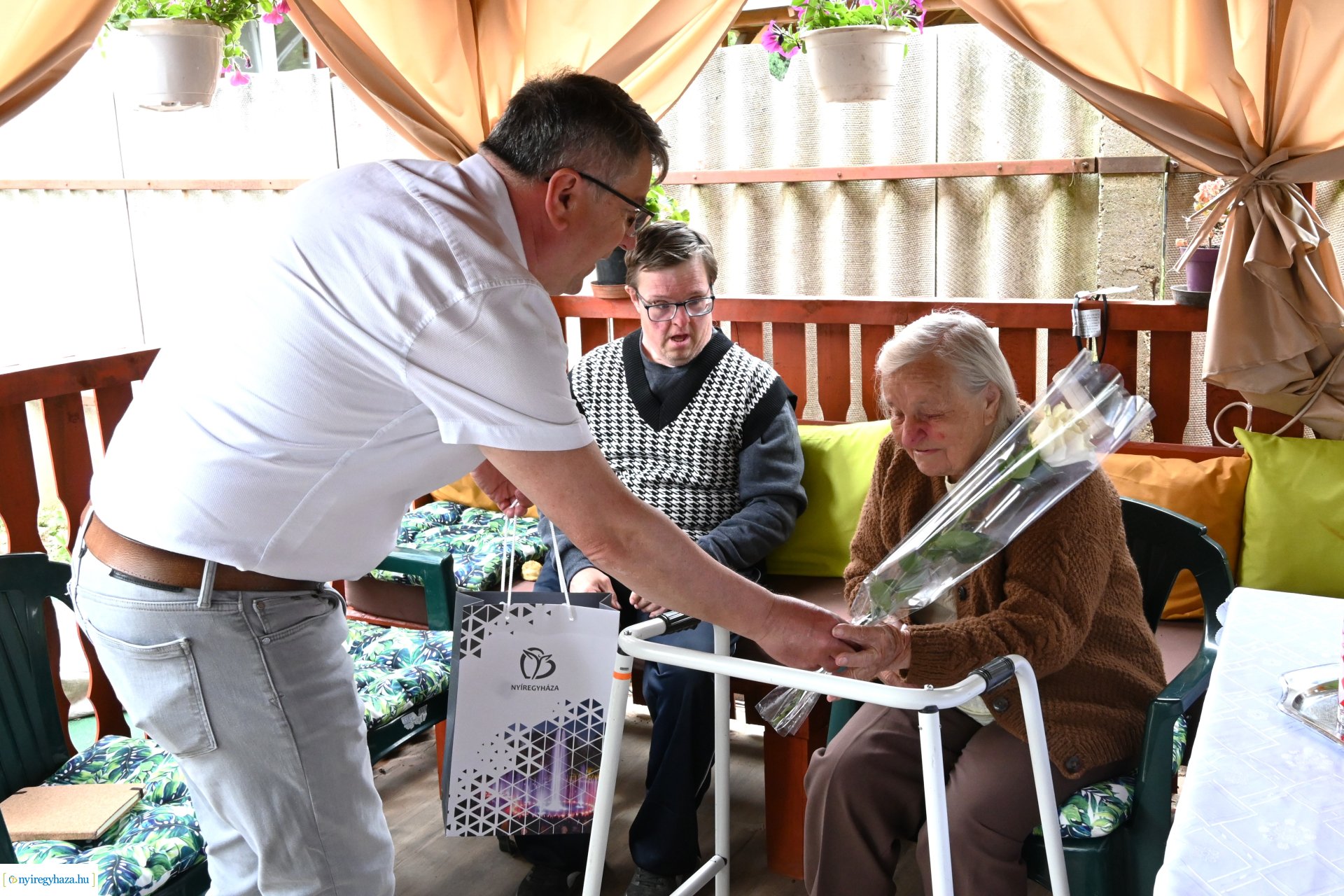 Szépkorú köszöntés Nyírszőlősön - Tatár Andrásné 90 éves