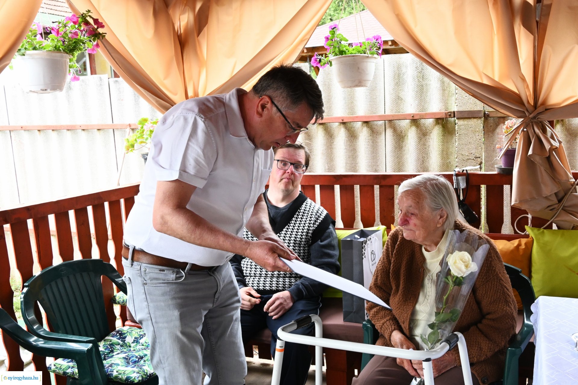 Szépkorú köszöntés Nyírszőlősön - Tatár Andrásné 90 éves