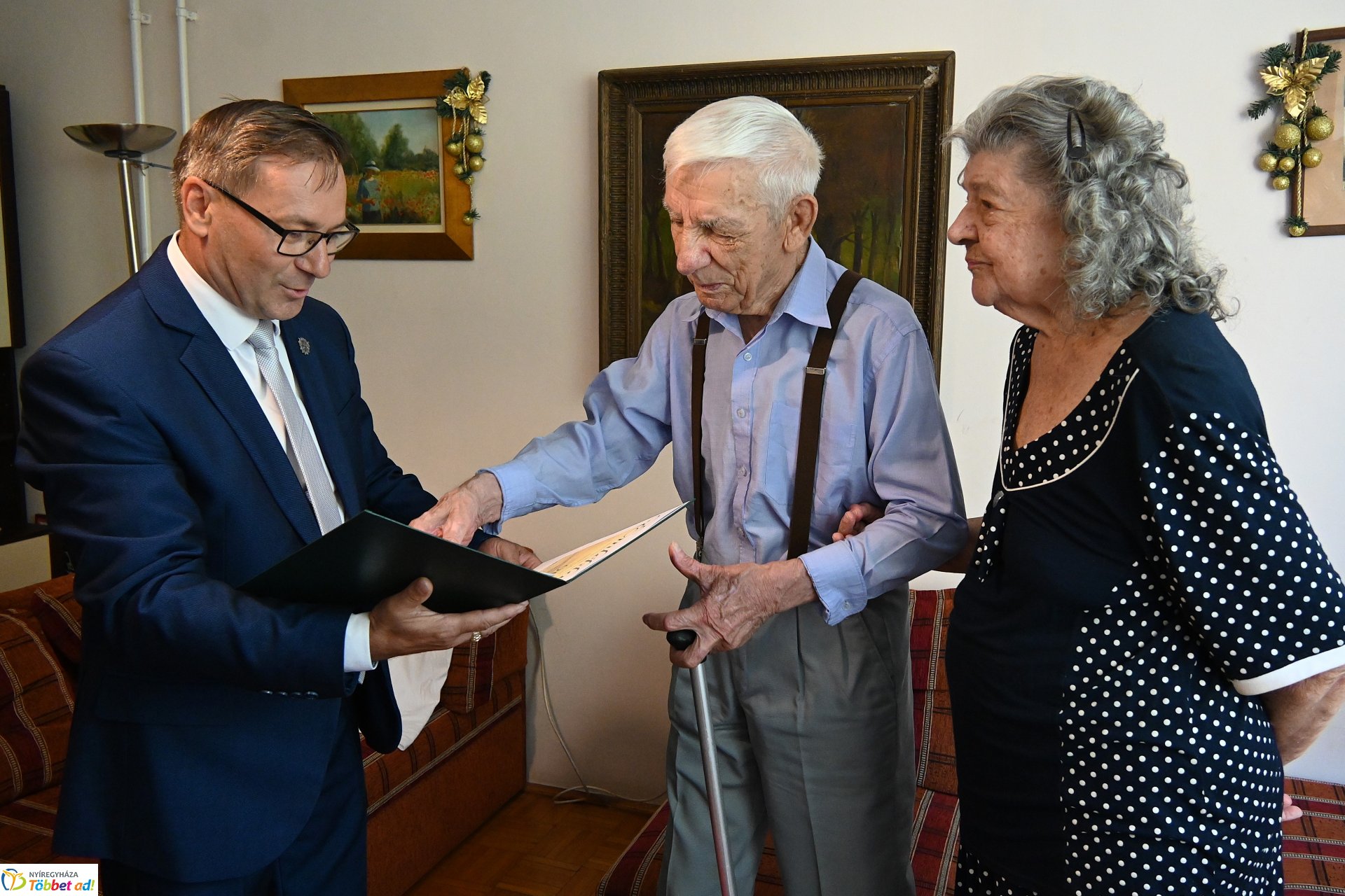 Szépkorú köszöntés - Újváry József 90 éves