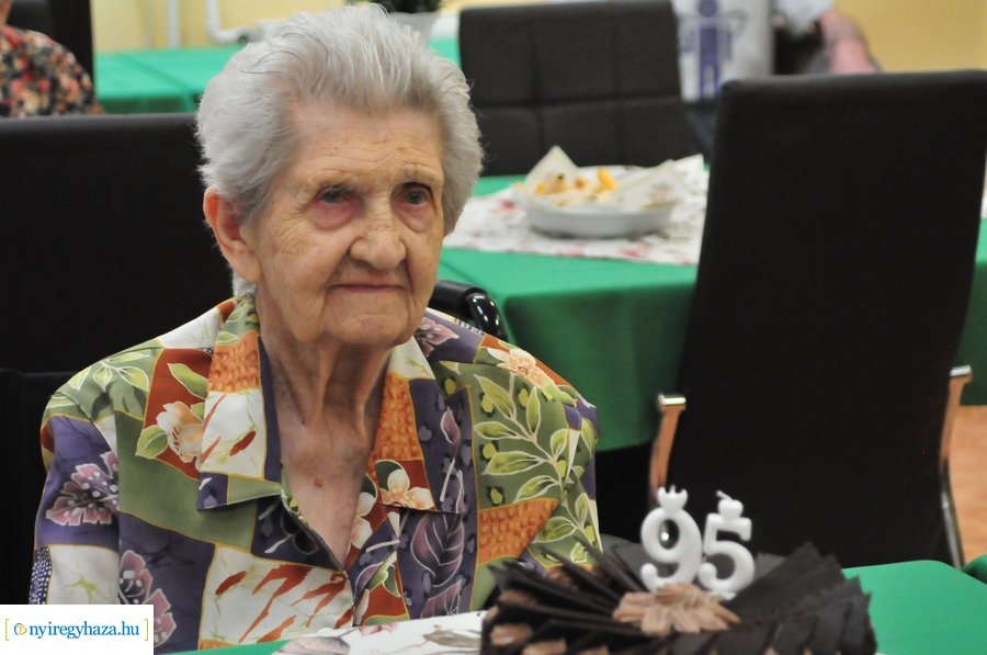 Szépkorú köszöntése - Ács Andrásné