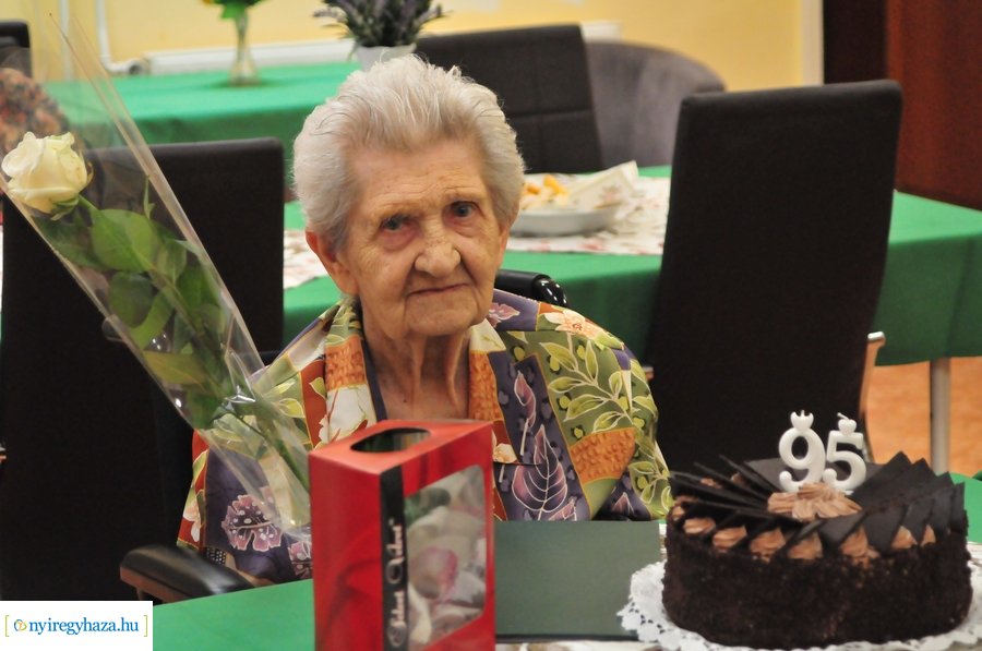 Szépkorú köszöntése - Ács Andrásné