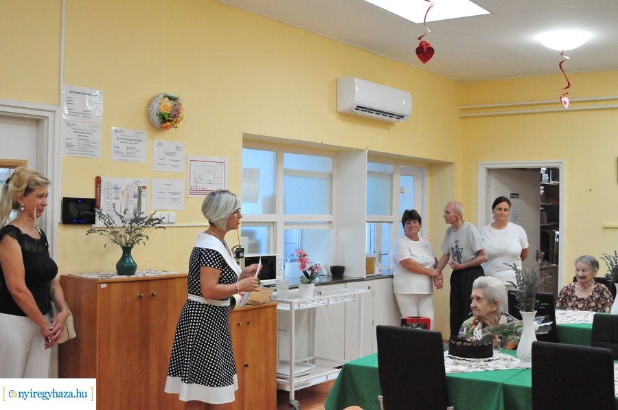 Szépkorú köszöntése - Ács Andrásné