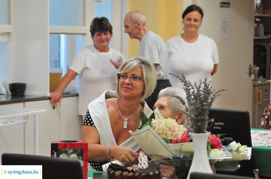 Szépkorú köszöntése - Ács Andrásné