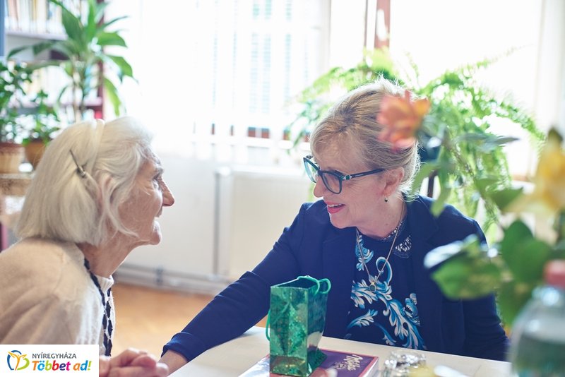 Szépkorú köszöntése Andrási Péterné