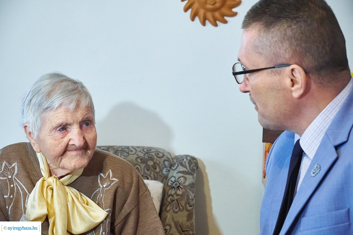 Szépkorú köszöntése - Babják Józsefné