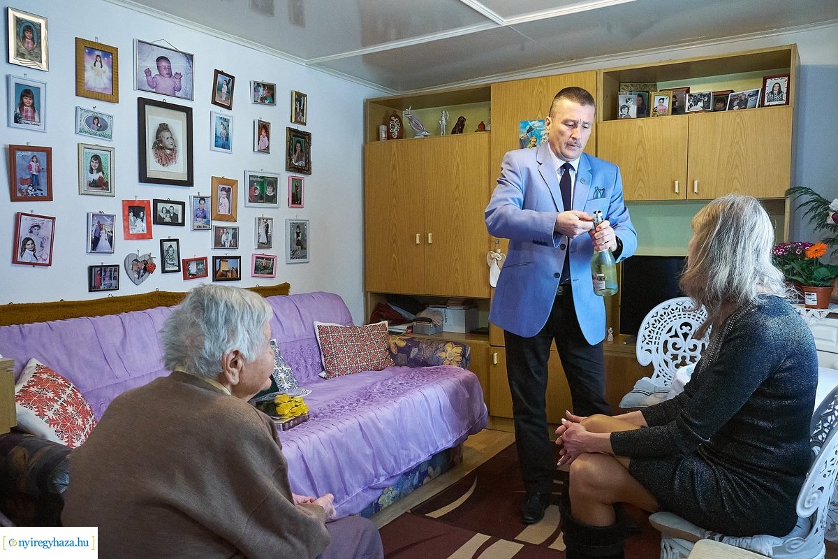 Szépkorú köszöntése - Babják Józsefné