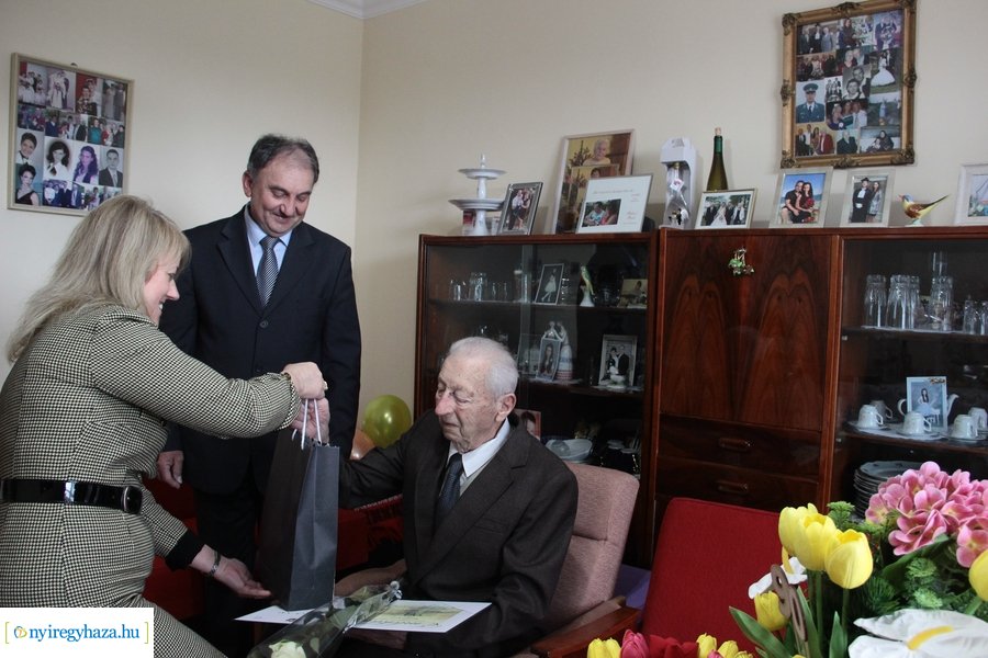 Szépkorú köszöntése - Bacskai Antal