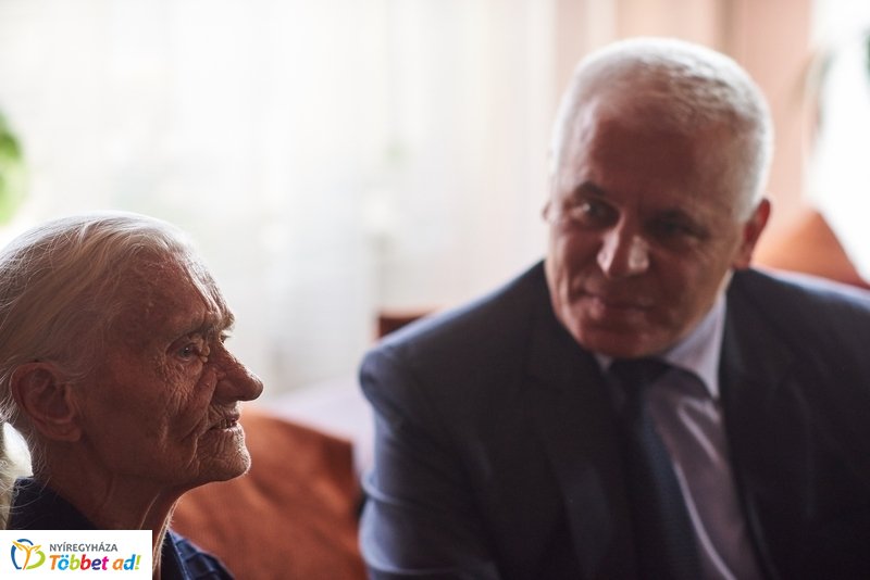 Szépkorú köszöntése Balogh Istvánné