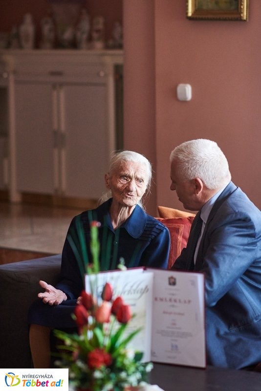 Szépkorú köszöntése Balogh Istvánné