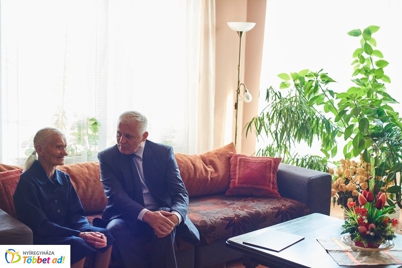 Szépkorú köszöntése Balogh Istvánné