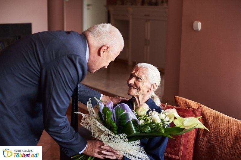 Szépkorú köszöntése Balogh Istvánné