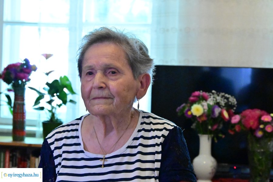 Szépkorú köszöntése - Barna Jánosné