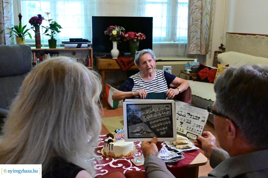 Szépkorú köszöntése - Barna Jánosné