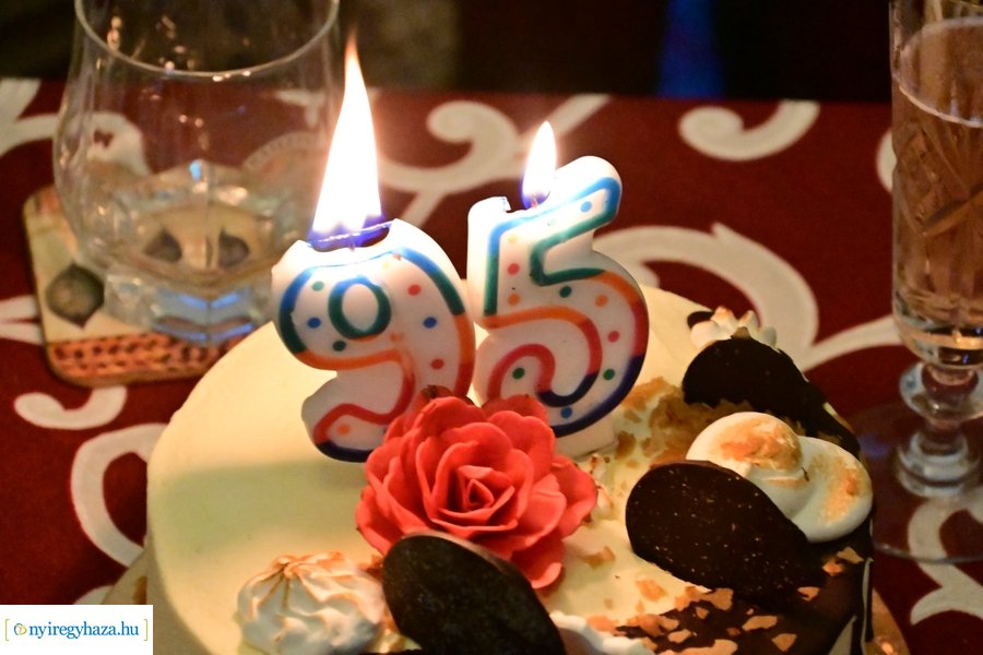 Szépkorú köszöntése - Barna Jánosné