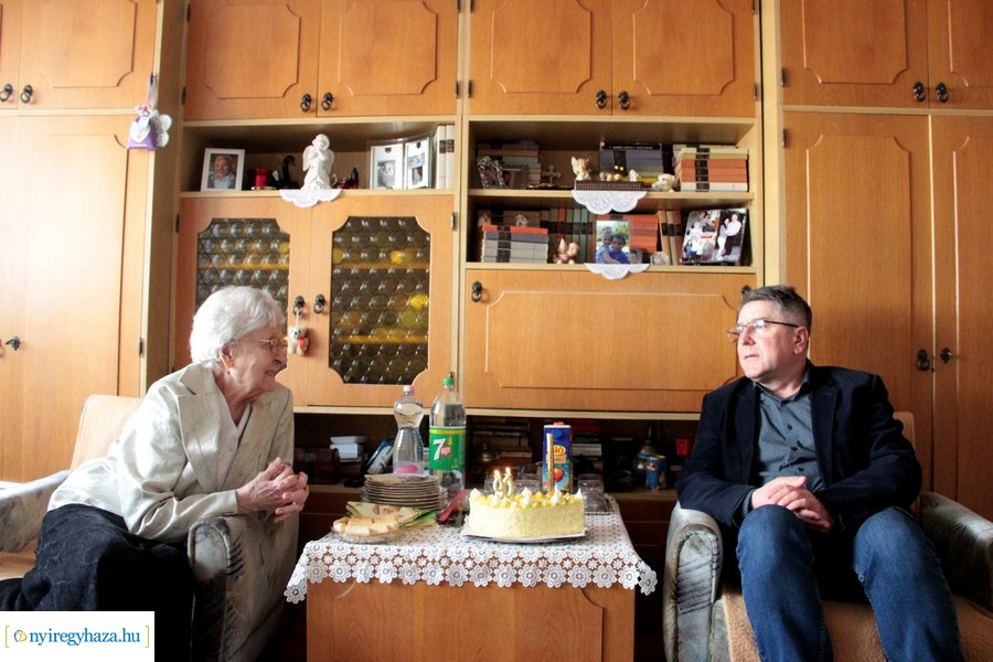 Szépkorú köszöntése - Bojtos Istvánné