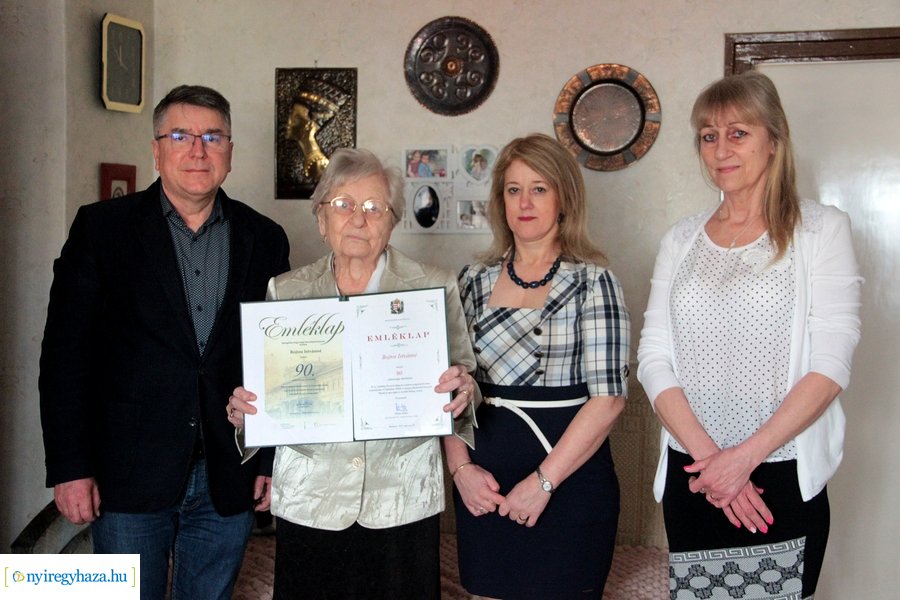 Szépkorú köszöntése - Bojtos Istvánné