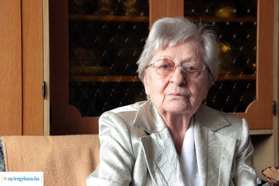 Szépkorú köszöntése - Bojtos Istvánné