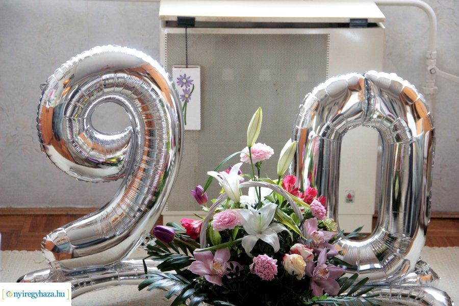 Szépkorú köszöntése - Bojtos Istvánné