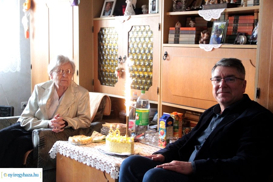 Szépkorú köszöntése - Bojtos Istvánné