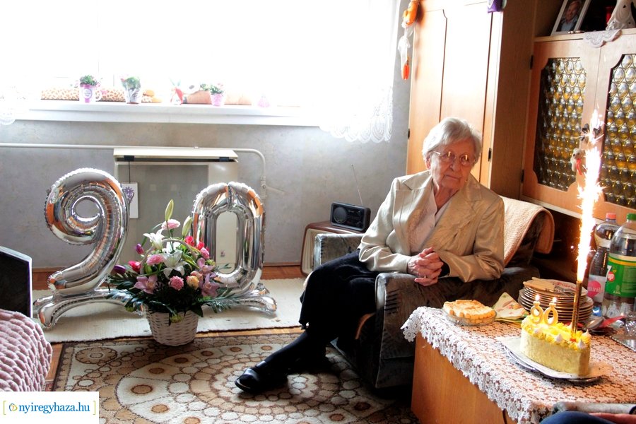 Szépkorú köszöntése - Bojtos Istvánné