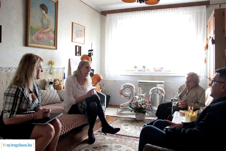 Szépkorú köszöntése - Bojtos Istvánné