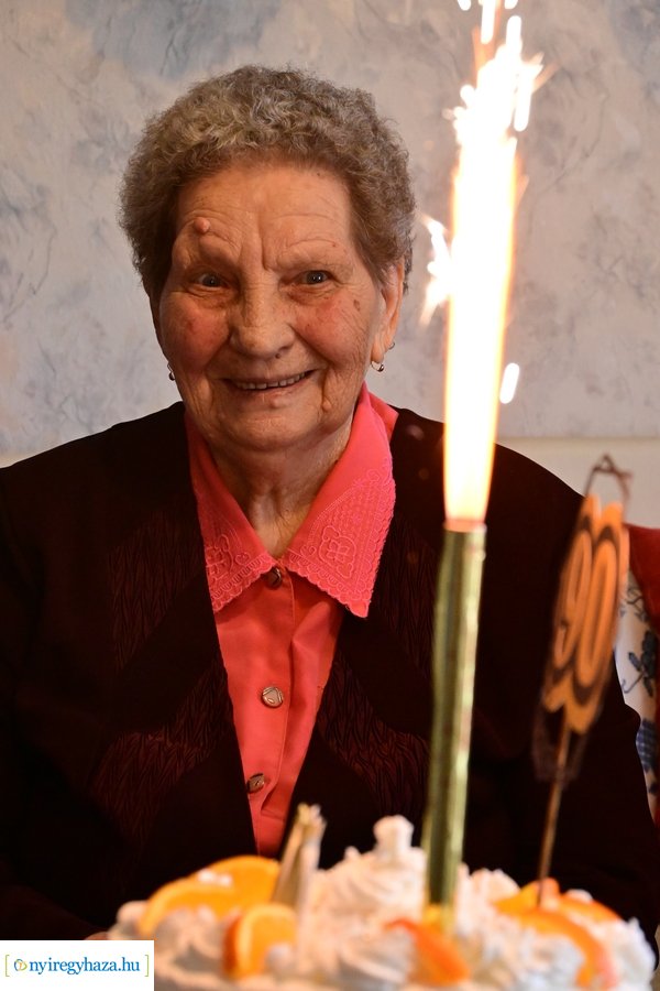 Szépkorú köszöntése - Boroska Antalné