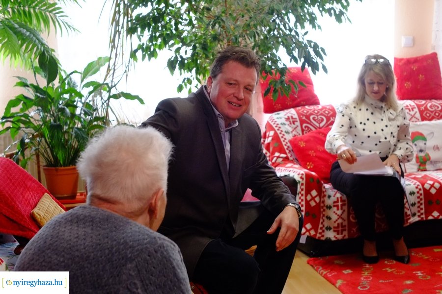 Szépkorú köszöntése - Csorba Istvánné