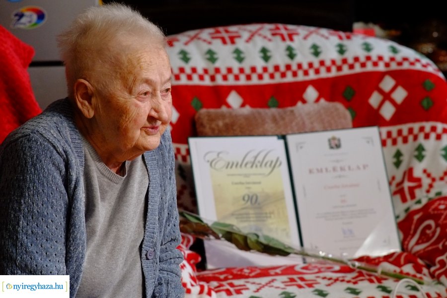 Szépkorú köszöntése - Csorba Istvánné