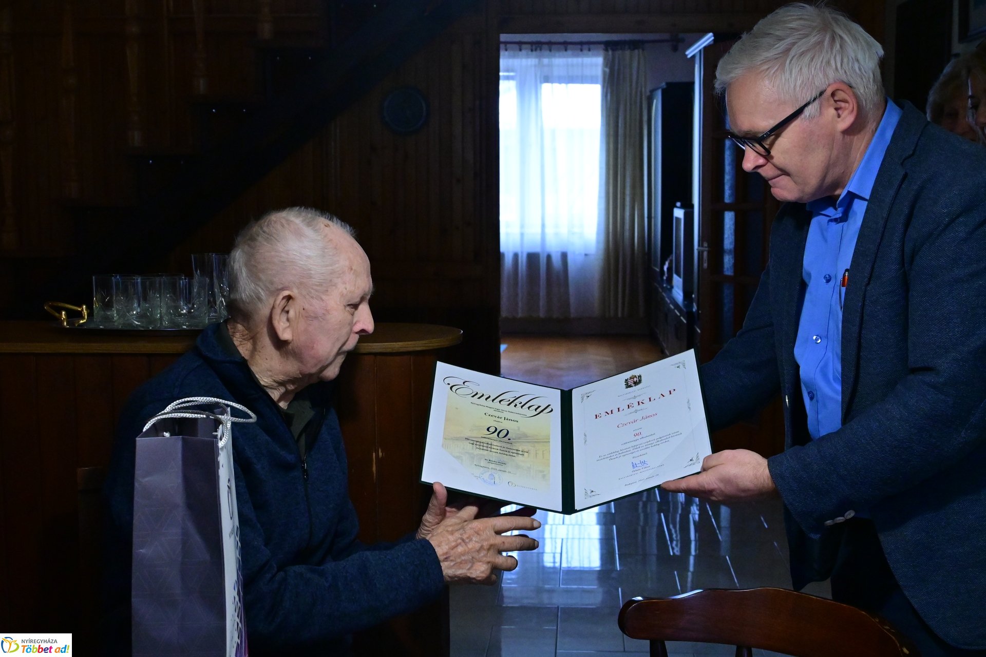 Szépkorú köszöntése - Czevár János