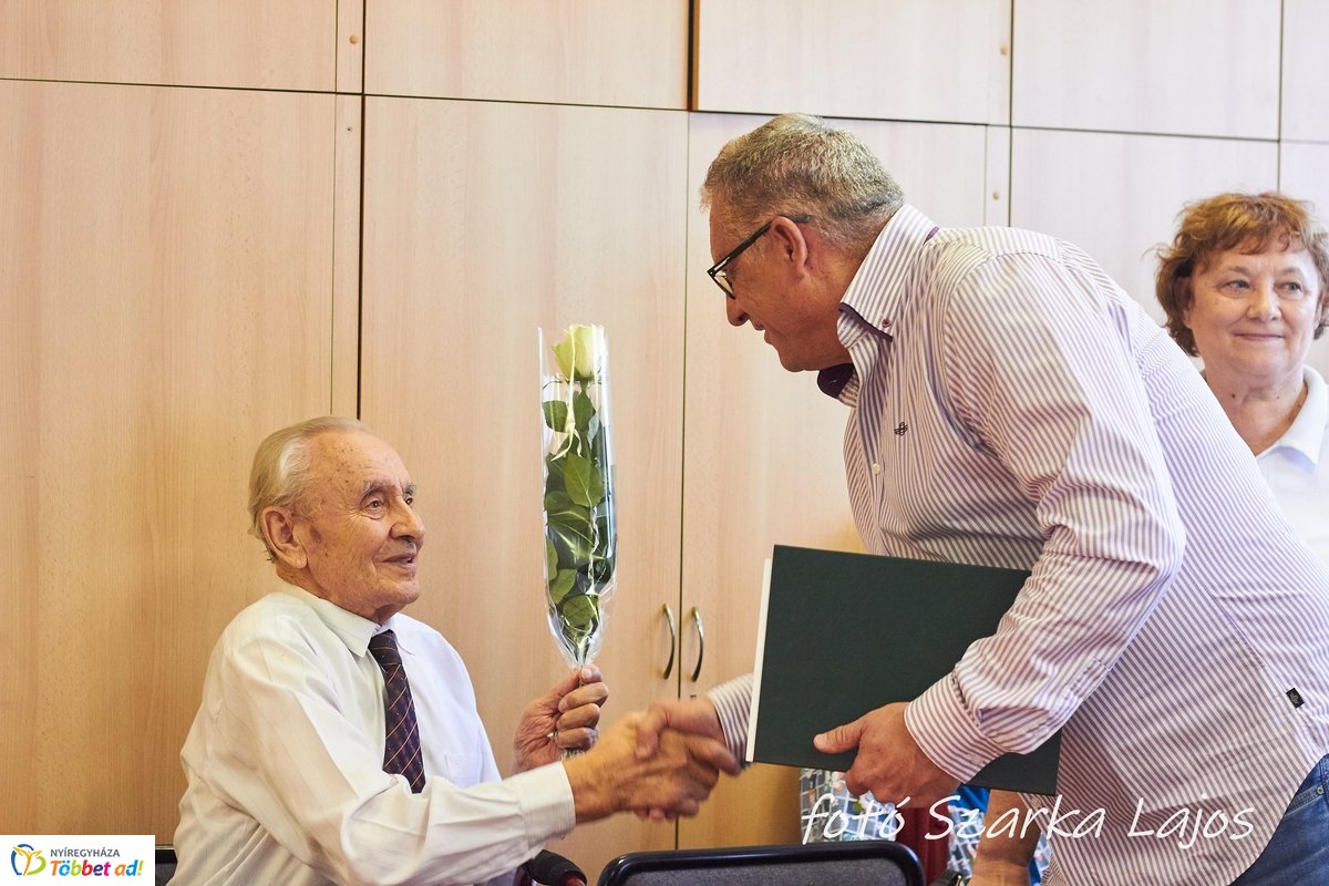 Szépkorú köszöntése Dankó László