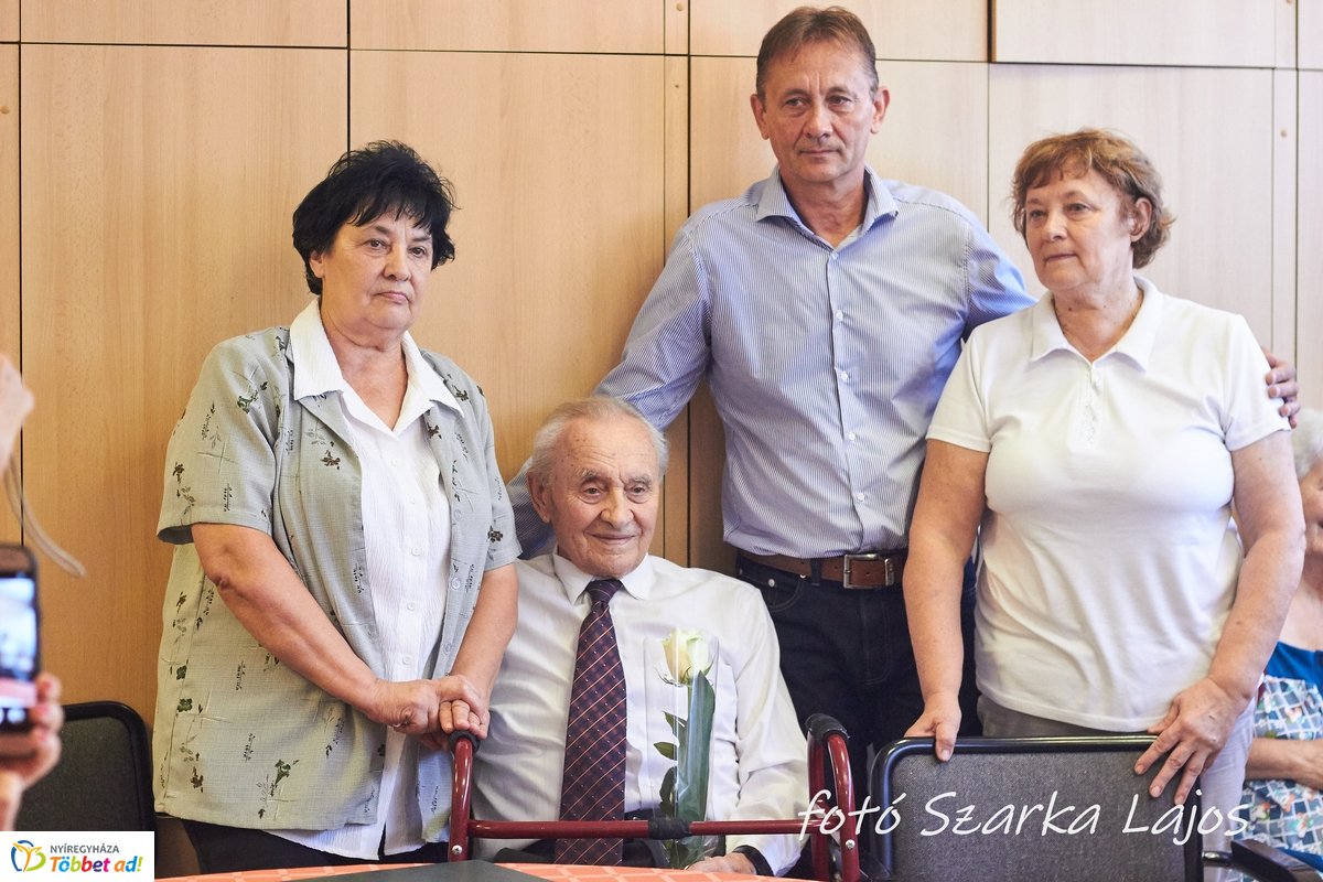 Szépkorú köszöntése Dankó László