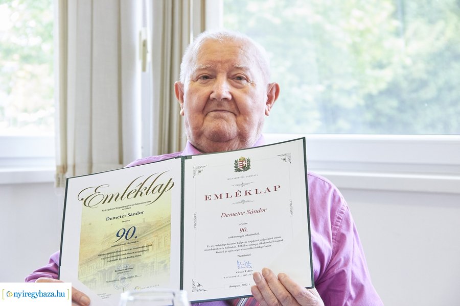 Szépkorú köszöntése - Demeter Sándor