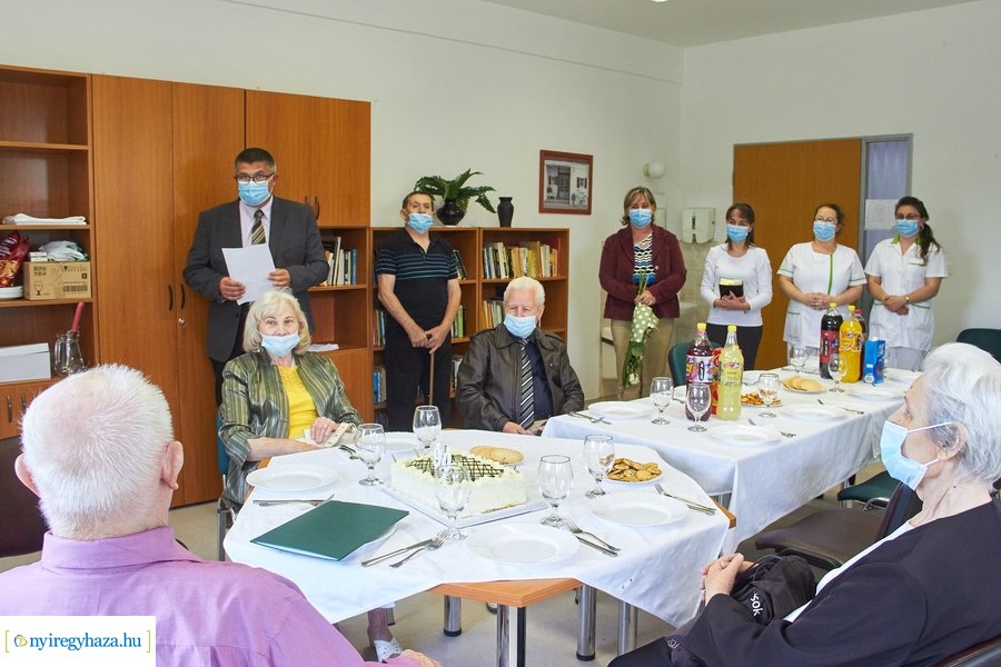 Szépkorú köszöntése - Demeter Sándor