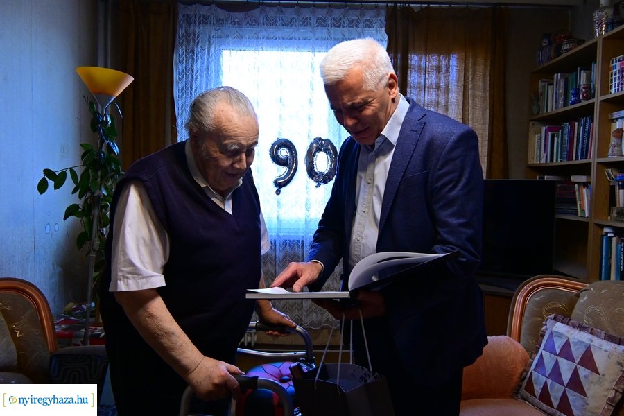 Szépkorú köszöntése Dr Csermely Tibor