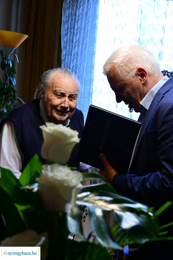 Szépkorú köszöntése Dr Csermely Tibor