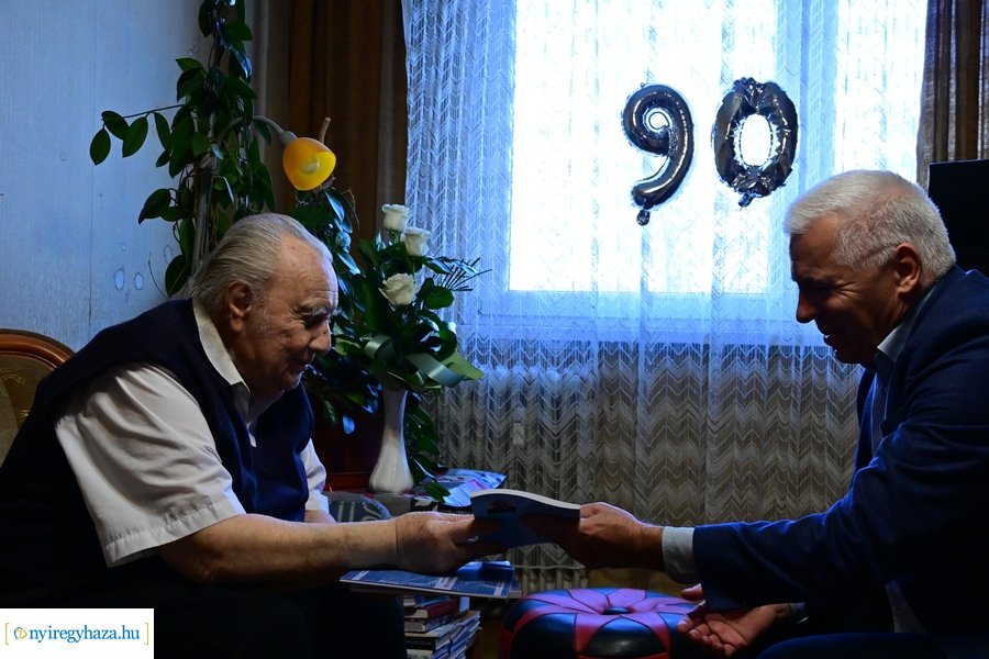 Szépkorú köszöntése Dr Csermely Tibor