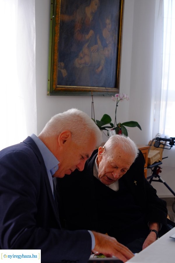 Szépkorú köszöntése - Dr Katona István