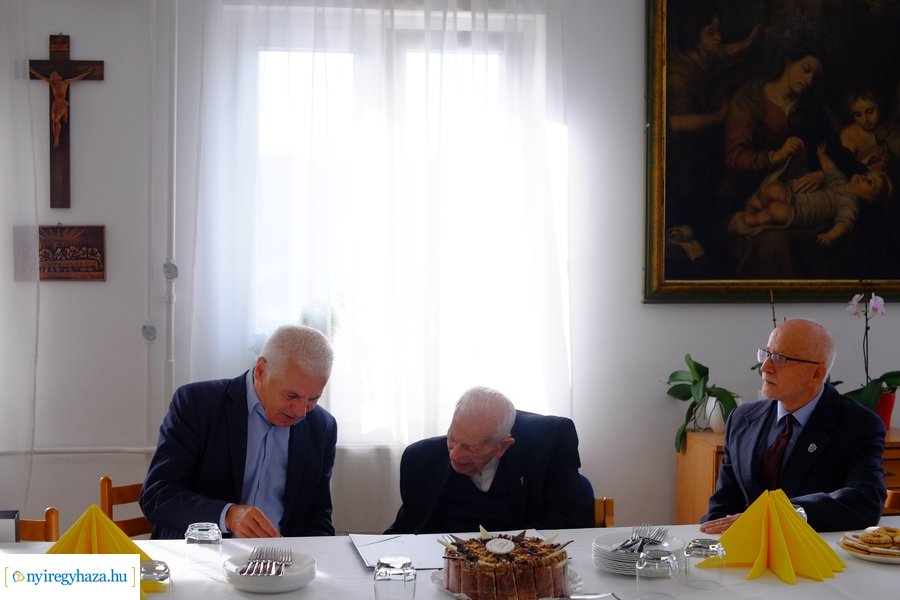 Szépkorú köszöntése - Dr Katona István