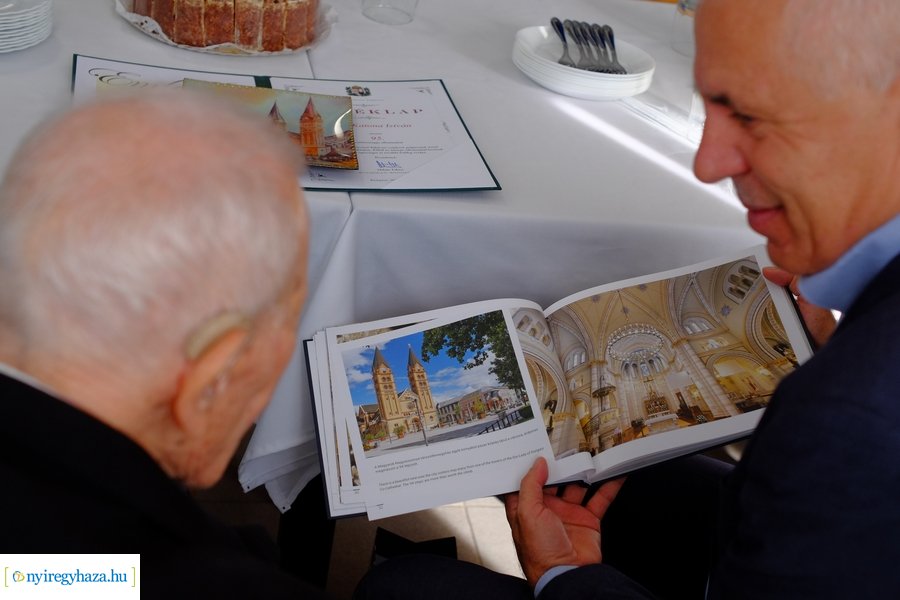 Szépkorú köszöntése - Dr Katona István