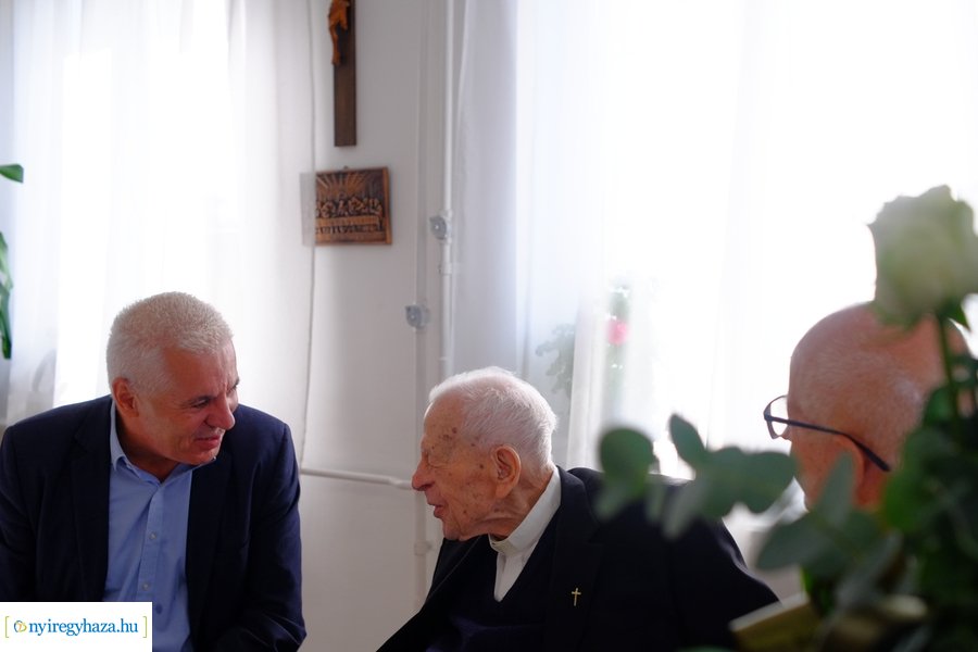 Szépkorú köszöntése - Dr Katona István