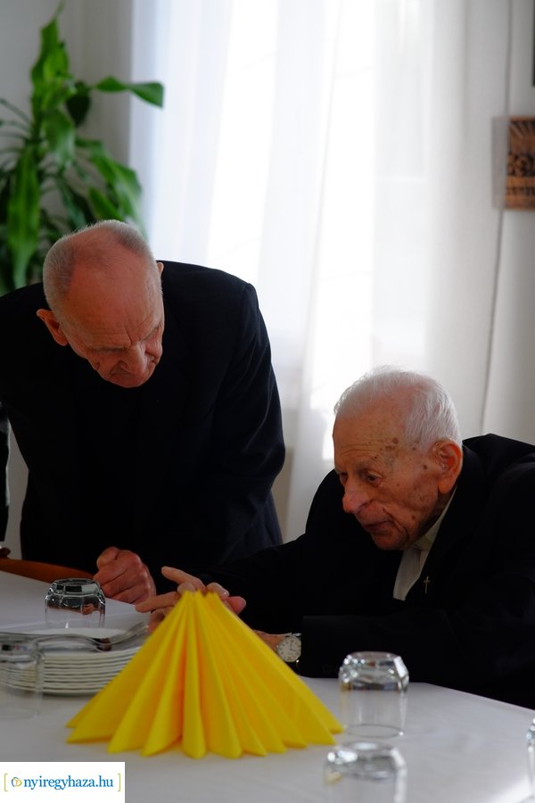 Szépkorú köszöntése - Dr Katona István