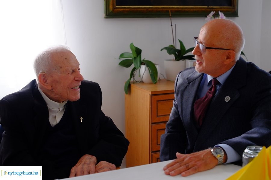 Szépkorú köszöntése - Dr Katona István