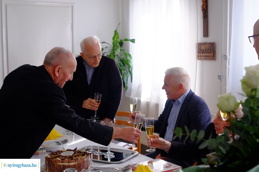 Szépkorú köszöntése - Dr Katona István