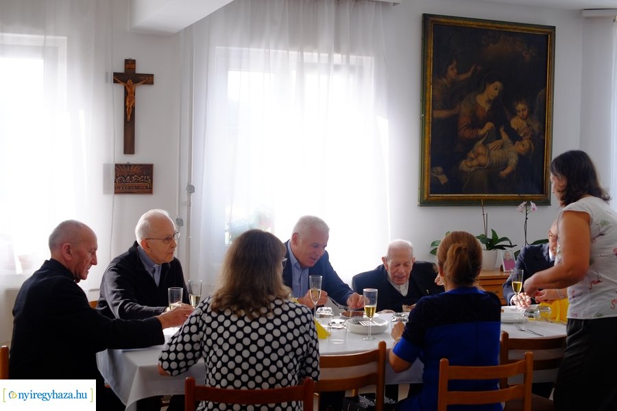 Szépkorú köszöntése - Dr Katona István