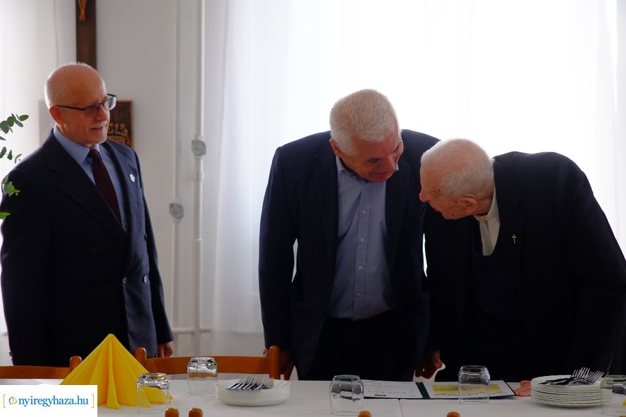 Szépkorú köszöntése - Dr Katona István