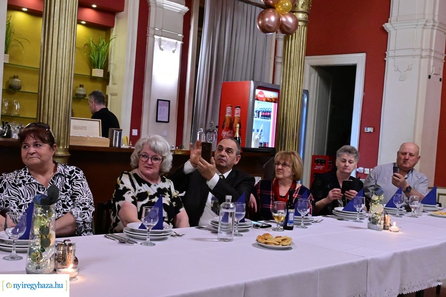 Szépkorú köszöntése Dr Rajtmár János